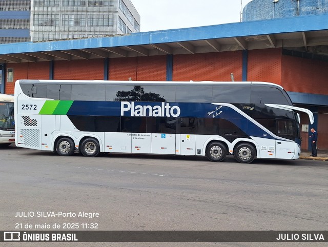 Planalto Transportes 2572 na cidade de Porto Alegre, Rio Grande do Sul, Brasil, por JULIO SILVA. Número da foto: #13063420.