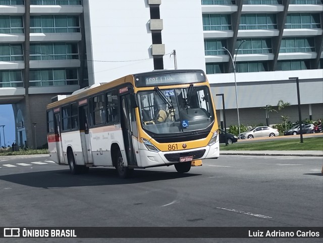 Empresa Metropolitana 861 na cidade de Recife, Pernambuco, Brasil, por Luiz Adriano Carlos. Número da foto: #13066347.