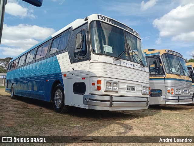 Ônibus Particulares 6761 na cidade de Artur Nogueira, São Paulo, Brasil, por André Leandro. Número da foto: #13067336.
