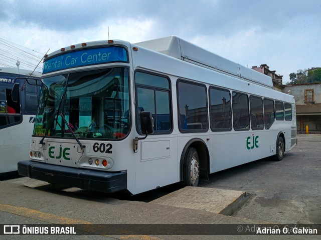 Eje del Golfo 602 na cidade de Papantla, Veracruz, México, por Adrian O. Galvan. Número da foto: #13067300.