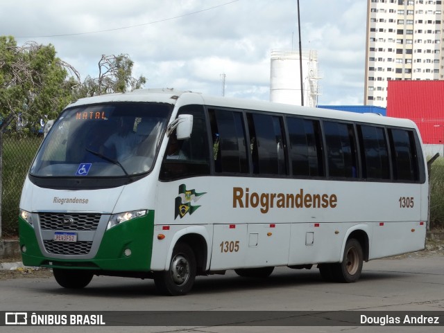 Viação Riograndense 1305 na cidade de Natal, Rio Grande do Norte, Brasil, por Douglas Andrez. Número da foto: #13067500.