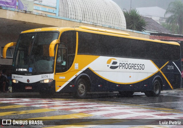 Viação Progresso 32174 na cidade de Barra do Piraí, Rio de Janeiro, Brasil, por Luiz Petriz. Número da foto: #13065548.