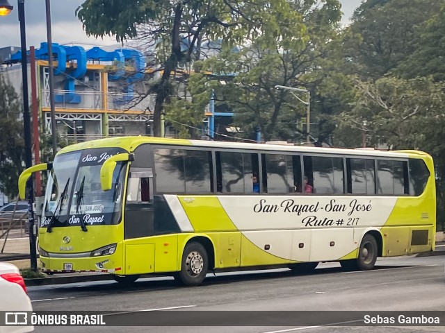 Transportes Zúñiga S.A. 00 na cidade de Hospital, San José, San José, Costa Rica, por Sebas Gamboa. Número da foto: #13067558.