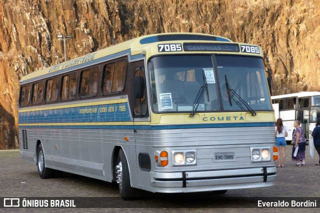 Ônibus Particulares 7085 na cidade de Campinas, São Paulo, Brasil, por Everaldo Bordini. Número da foto: #13071149.