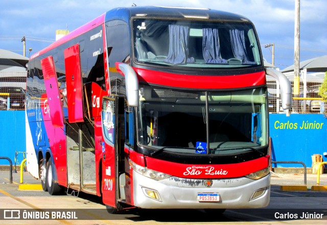 Expresso São Luiz 7920 na cidade de Goiânia, Goiás, Brasil, por Carlos Júnior. Número da foto: #13070659.