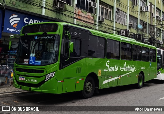 Transportes Santo Antônio RJ 161.128 na cidade de Duque de Caxias, Rio de Janeiro, Brasil, por Vitor Dasneves. Número da foto: #13071179.