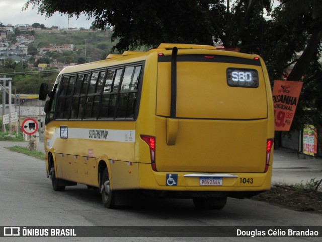 Transporte Suplementar de Belo Horizonte 1043 na cidade de Belo Horizonte, Minas Gerais, Brasil, por Douglas Célio Brandao. Número da foto: #13068980.