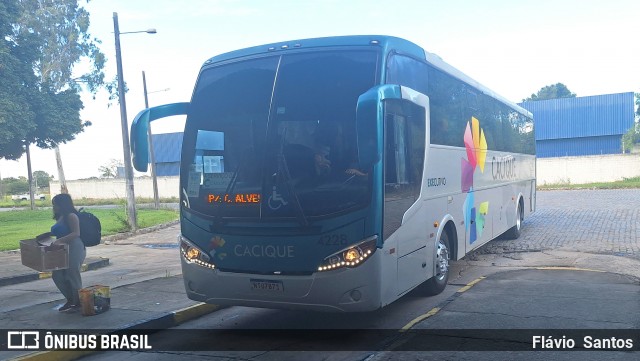 Cacique Transportes 4228 na cidade de Cruz das Almas, Bahia, Brasil, por Flávio  Santos. Número da foto: #13068601.