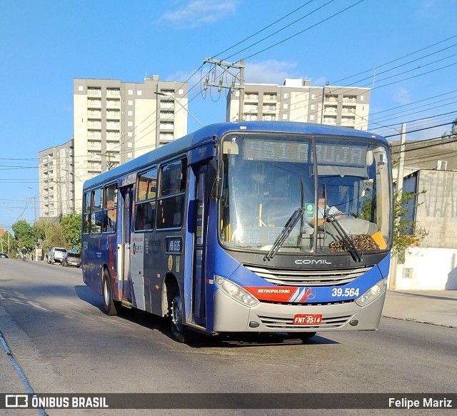 Viação Arujá 39.564 na cidade de Guarulhos, São Paulo, Brasil, por Felipe Mariz. Número da foto: #13070867.