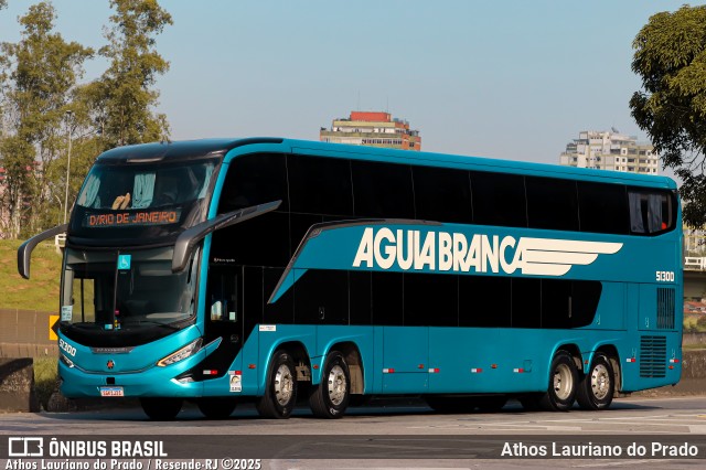 Viação Águia Branca 51300 na cidade de Resende, Rio de Janeiro, Brasil, por Athos Lauriano do Prado. Número da foto: #13069778.