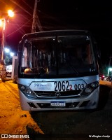 Ônibus Particulares 20622003 na cidade de Capistrano, Ceará, Brasil, por Wellington Araújo. Número da foto: #:id.