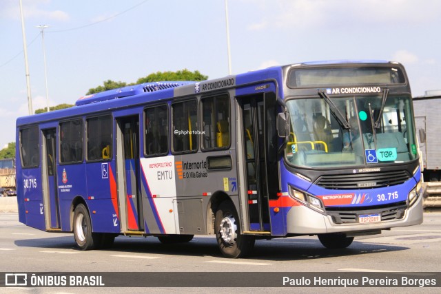 Empresa de Ônibus Vila Galvão 30.715 na cidade de São Paulo, São Paulo, Brasil, por Paulo Henrique Pereira Borges. Número da foto: #13073153.