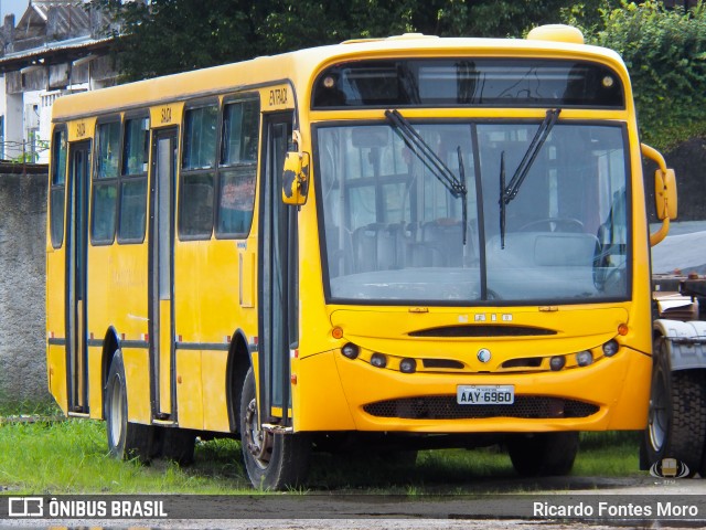 Transresíduos 6960 na cidade de Guaratuba, Paraná, Brasil, por Ricardo Fontes Moro. Número da foto: #13073469.