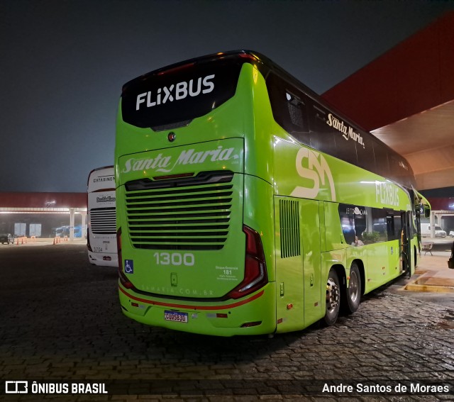 FlixBus Transporte e Tecnologia do Brasil 1300 na cidade de Pariquera-Açu, São Paulo, Brasil, por Andre Santos de Moraes. Número da foto: #13074529.