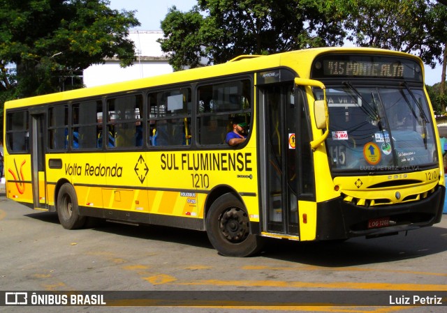 Viação Sul Fluminense 1210 na cidade de Volta Redonda, Rio de Janeiro, Brasil, por Luiz Petriz. Número da foto: #13074902.