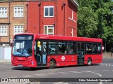 First Bus DLE30001 na cidade de Richmond, Greater London, Inglaterra, por Fábio Takahashi Tanniguchi. Número da foto: #13076079.