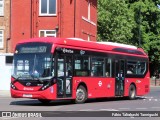First Bus BE37059 na cidade de Richmond, Greater London, Inglaterra, por Fábio Takahashi Tanniguchi. Número da foto: #13076070.