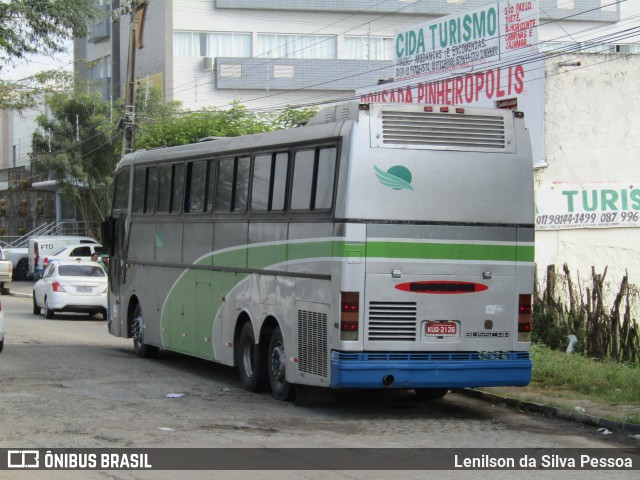 Ônibus Particulares 2126 na cidade de Caruaru, Pernambuco, Brasil, por Lenilson da Silva Pessoa. Número da foto: #13078854.