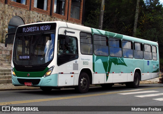 Viação Na Montanha 8053 na cidade de Campos do Jordão, São Paulo, Brasil, por Matheus Freitas. Número da foto: #13080013.