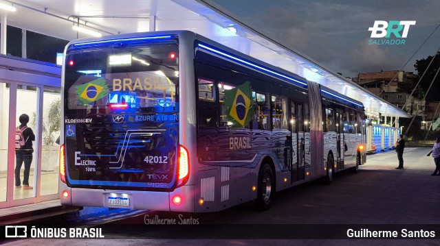 BRT Salvador 42012 na cidade de Salvador, Bahia, Brasil, por Guilherme Santos. Número da foto: #13077938.