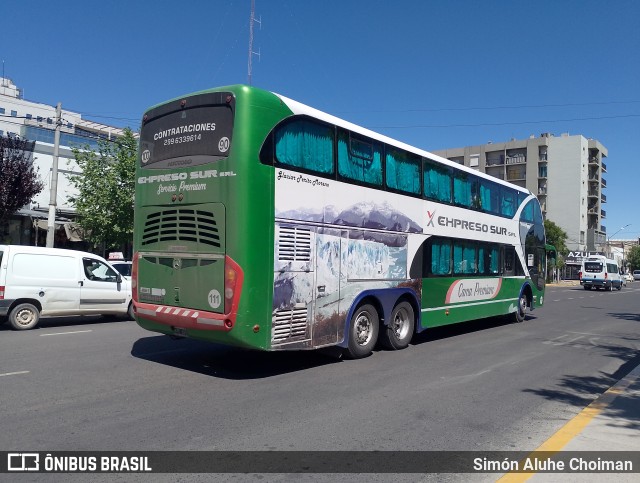 Expreso Sur 111 na cidade de Neuquén, Confluencia, Neuquén, Argentina, por Simón Aluhe Choiman. Número da foto: #13078623.