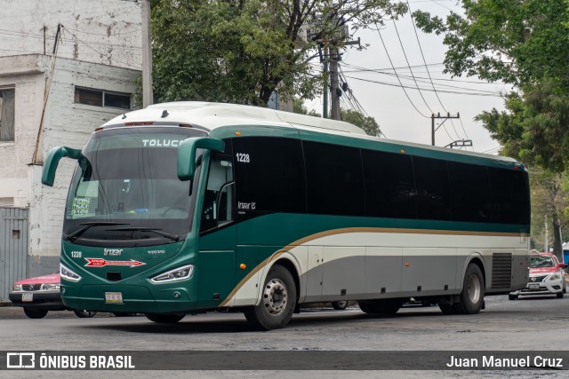 Flecha Roja México-Toluca-San Luis Mextepec-Querétaro 1228 na cidade de Gustavo A. Madero, Ciudad de México, México, por Juan Manuel Cruz. Número da foto: #13078320.