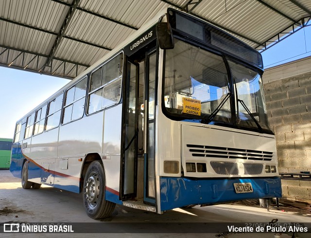 Fogos Apollo 6624 na cidade de Santo Antônio do Monte, Minas Gerais, Brasil, por Vicente de Paulo Alves. Número da foto: #13077696.