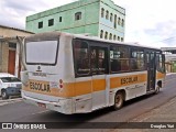 Escolares 1857 na cidade de Ibirité, Minas Gerais, Brasil, por Douglas Yuri. Número da foto: #13077756.