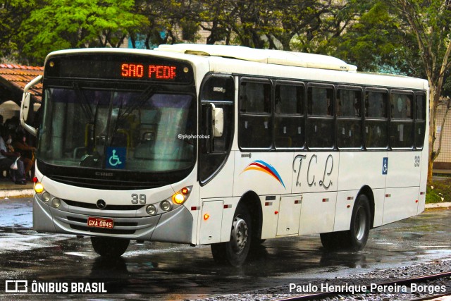 TCL - Transporte Coletivo Leo 39 na cidade de Cataguases, Minas Gerais, Brasil, por Paulo Henrique Pereira Borges. Número da foto: #13082601.