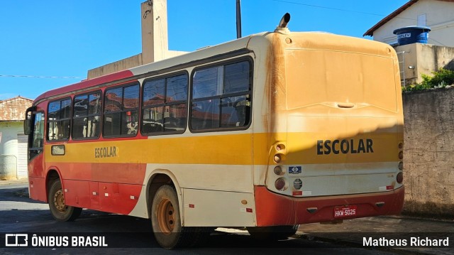 Escolares  na cidade de Montes Claros, Minas Gerais, Brasil, por Matheus Richard. Número da foto: #13081151.