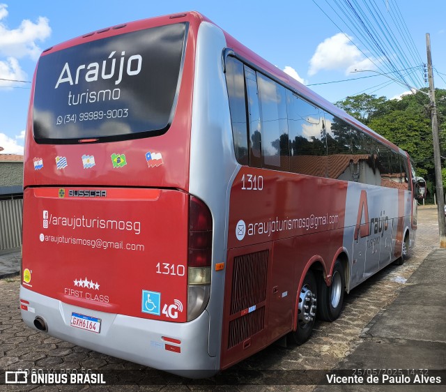 Araújo Turismo 1310 na cidade de Campos Altos, Minas Gerais, Brasil, por Vicente de Paulo Alves. Número da foto: #13083170.
