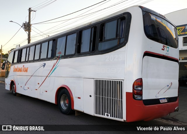 Santana Tour Transporte 2023 na cidade de Campos Altos, Minas Gerais, Brasil, por Vicente de Paulo Alves. Número da foto: #13081021.