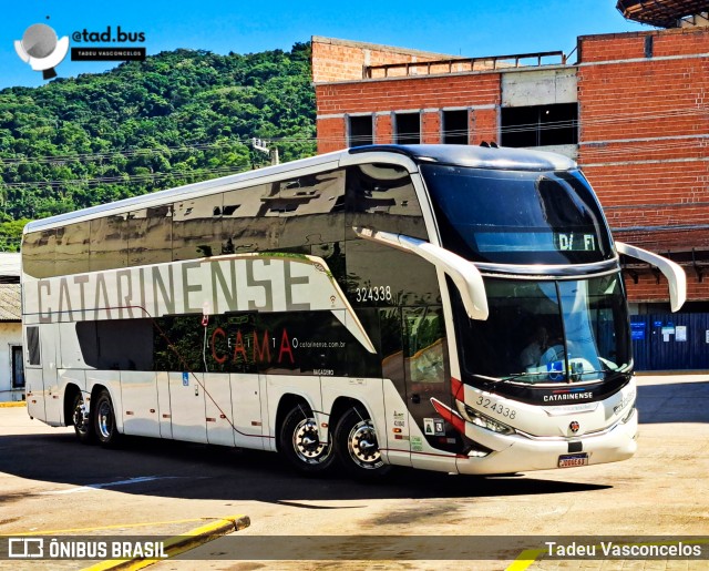 Auto Viação Catarinense 324338 na cidade de Itapema, Santa Catarina, Brasil, por Tadeu Vasconcelos. Número da foto: #13081858.