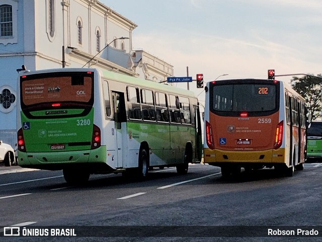 Expresso Maringá São José dos Campos 3280 na cidade de São José dos Campos, São Paulo, Brasil, por Robson Prado. Número da foto: #13081798.