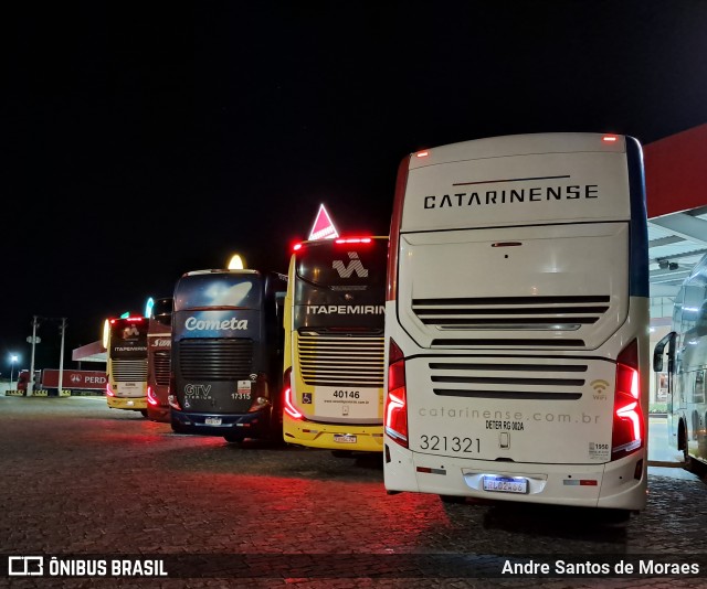 Auto Viação Catarinense 321321 na cidade de Registro, São Paulo, Brasil, por Andre Santos de Moraes. Número da foto: #13083078.