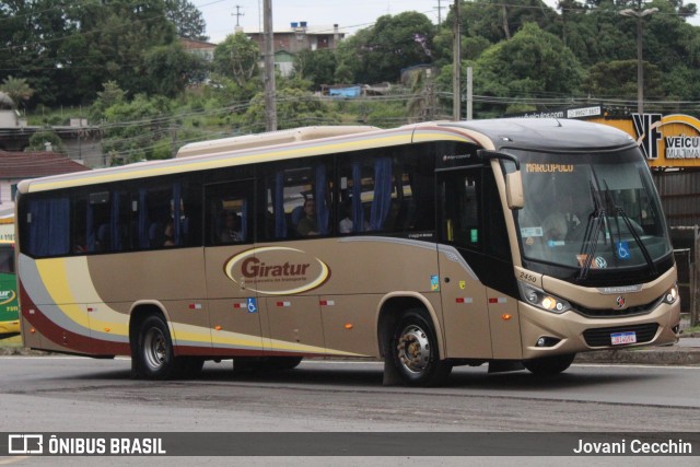 Viação Giratur 2450 na cidade de Caxias do Sul, Rio Grande do Sul, Brasil, por Jovani Cecchin. Número da foto: #13086614.