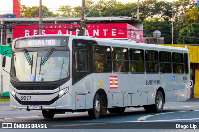 BluMob - Concessionária de Transporte Urbano de Blumenau 9211 na cidade de Blumenau, Santa Catarina, Brasil, por Diego Lip. Número da foto: #13084854.