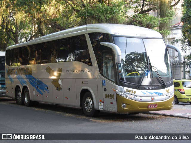 Águia Dourada 2039 na cidade de Rio de Janeiro, Rio de Janeiro, Brasil, por Paulo Alexandre da Silva. Número da foto: #13085417.