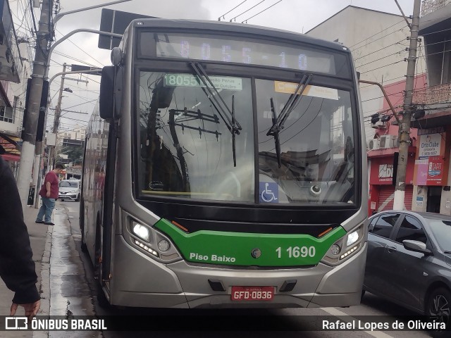 Viação Santa Brígida 1 1690 na cidade de São Paulo, São Paulo, Brasil, por Rafael Lopes de Oliveira. Número da foto: #13084505.