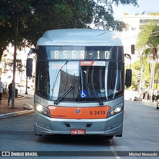 Viação Gato Preto 8 2439 na cidade de São Paulo, São Paulo, Brasil, por Michel Nowacki. Número da foto: #13088395.