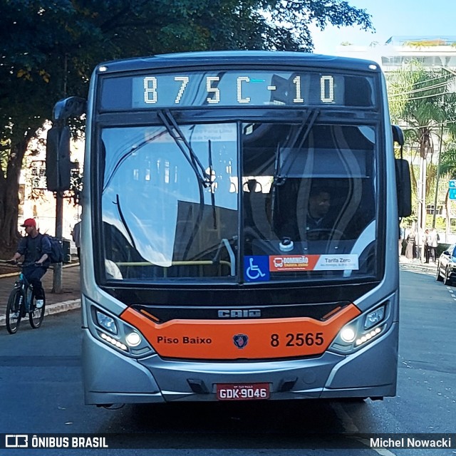 Viação Gato Preto 8 2565 na cidade de São Paulo, São Paulo, Brasil, por Michel Nowacki. Número da foto: #13088397.
