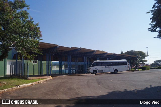 Terminais Rodoviários e Urbanos  na cidade de Imbituva, Paraná, Brasil, por Diogo Viec. Número da foto: #13011912.