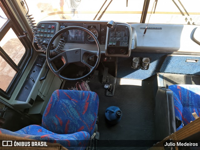Ônibus Particulares 2500 na cidade de Artur Nogueira, São Paulo, Brasil, por Julio Medeiros. Número da foto: #13012944.