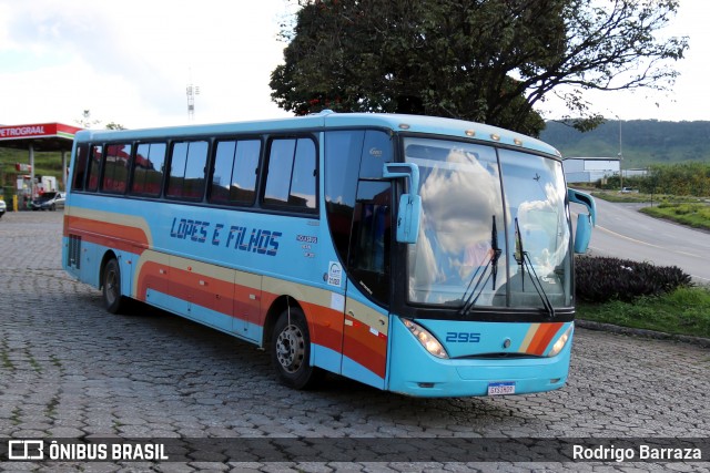 Lopes & Filhos 295 na cidade de João Monlevade, Minas Gerais, Brasil, por Rodrigo Barraza. Número da foto: #13013001.