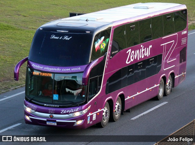 Zenitur 7000 na cidade de Cachoeira Paulista, São Paulo, Brasil, por João Felipe. Número da foto: #13092110.