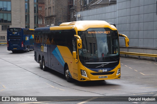 Edinburgh Coach Lines  na cidade de Edinburgh, Edinburgh, Escócia, por Donald Hudson. Número da foto: #13014500.