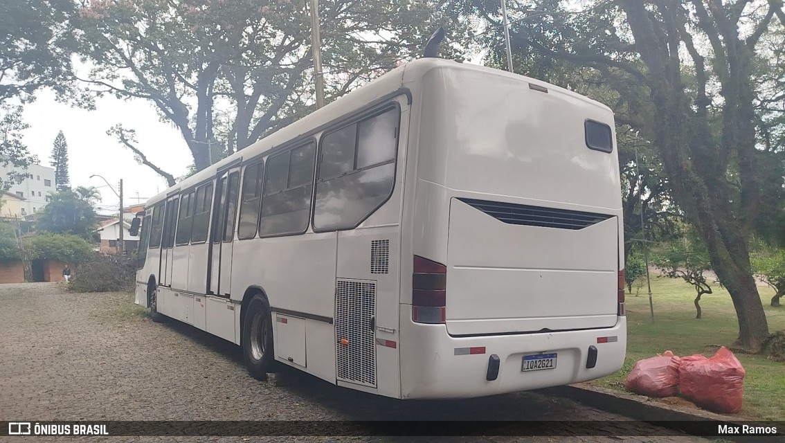 Ônibus Particulares 2621 na cidade de Porto Alegre, Rio Grande do Sul, Brasil, por Max Ramos. Número da foto: #13017503.
