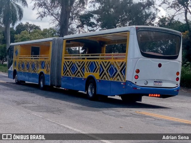 Ônibus Particulares F13 na cidade de São Domingos do Prata, Minas Gerais, Brasil, por Adrian Sena. Número da foto: #13020845.