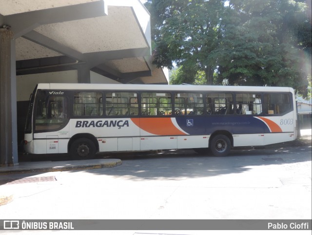Auto Viação Bragança 8003 na cidade de Águas de Lindóia, São Paulo, Brasil, por Pablo Cioffi. Número da foto: #13019218.