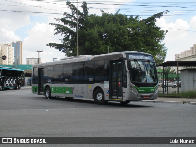 Viação Santa Brígida 1 1733 na cidade de São Paulo, São Paulo, Brasil, por Luis Nunez. Número da foto: #13019931.